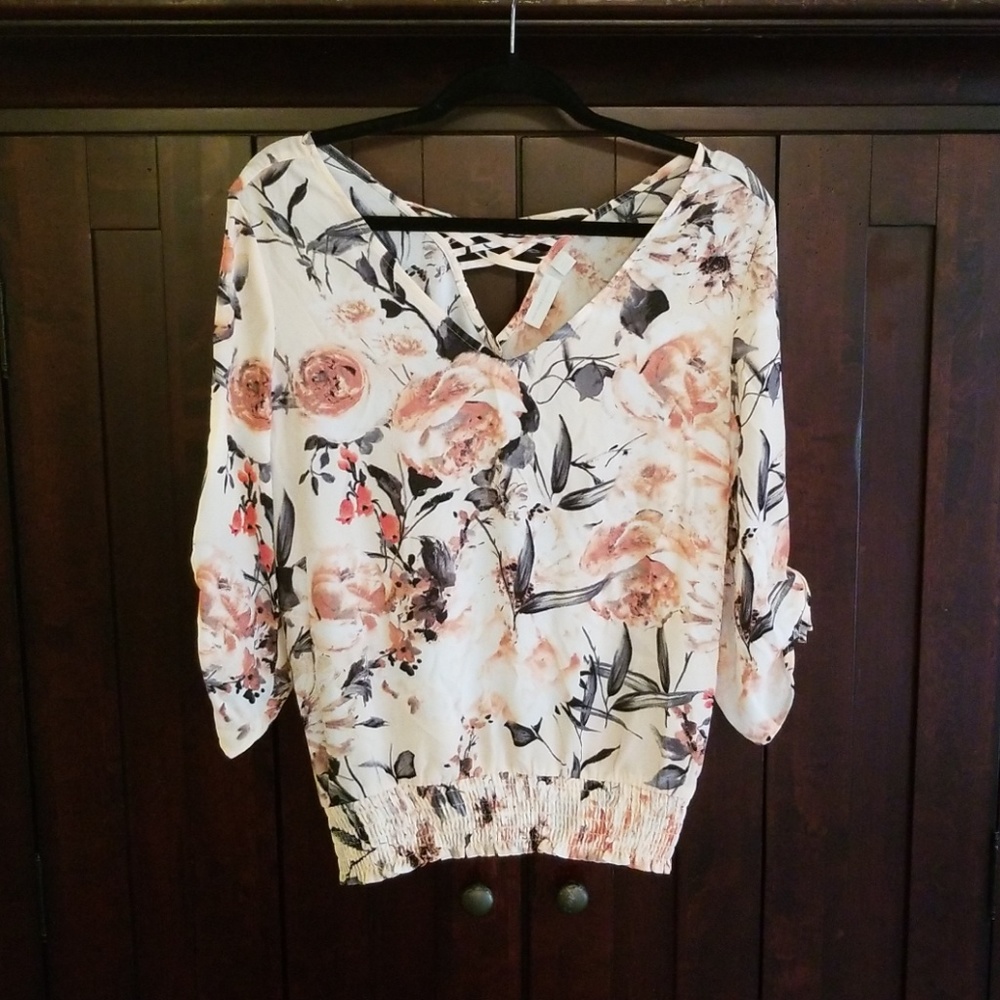 New York & Co. Pink Quarter Sleeve Top w Flowers